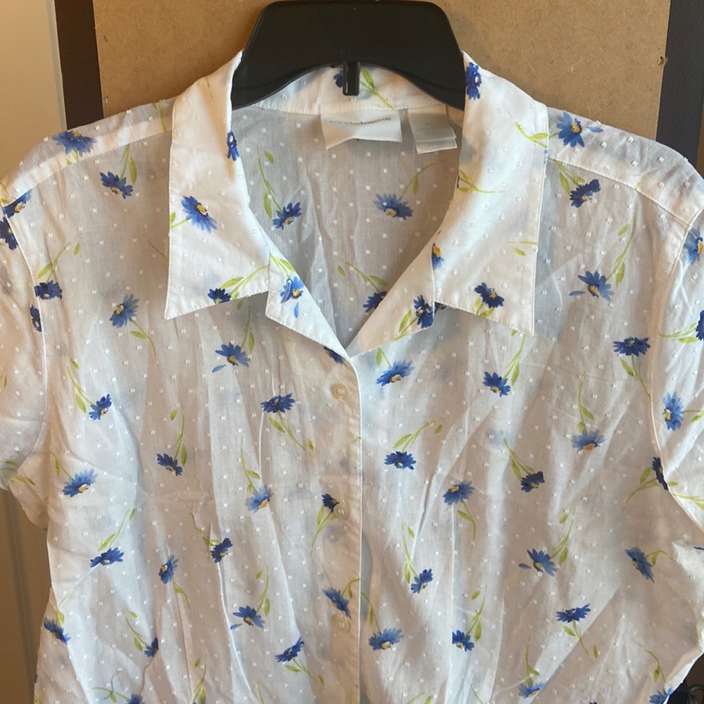 XL Liz Claiborne eyelet floral top XL